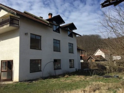 Prodajem ili menjam stambene-poslovno objekte, 11 ari