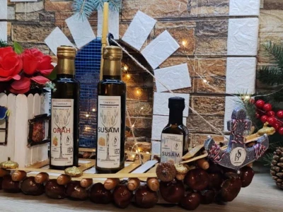 Domaće hladno ceđeno ulje od oraha,lešnika,susama,kikirikija,badema,tikve golice i suncokreta