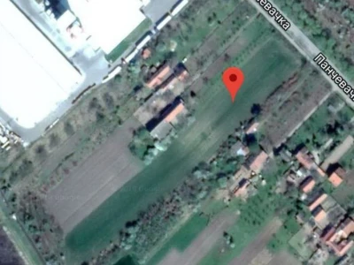 Hitno prodajem građevinski plac od 92,5 ari u Zrenjaninu