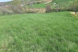 Na prodaju poljoprivredno zemljište-plac