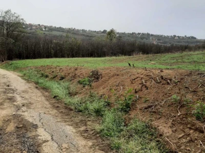 Prodaje se plac 10 ari opstina Čukarica, mesto Velika Moštanica
