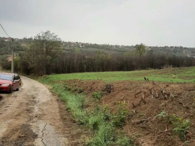 Prodaje se plac 10 ari opstina Čukarica, mesto Velika Moštanica