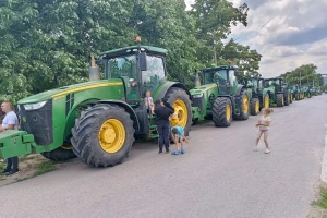 11. John Deere Bal u Čurugu