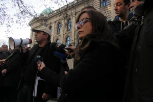 Protest ispred Skupštine okupio 500 demostranata