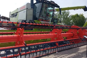 Kombajn Claas lexion -  najveća mašina na Poljoprivrednom sajmu