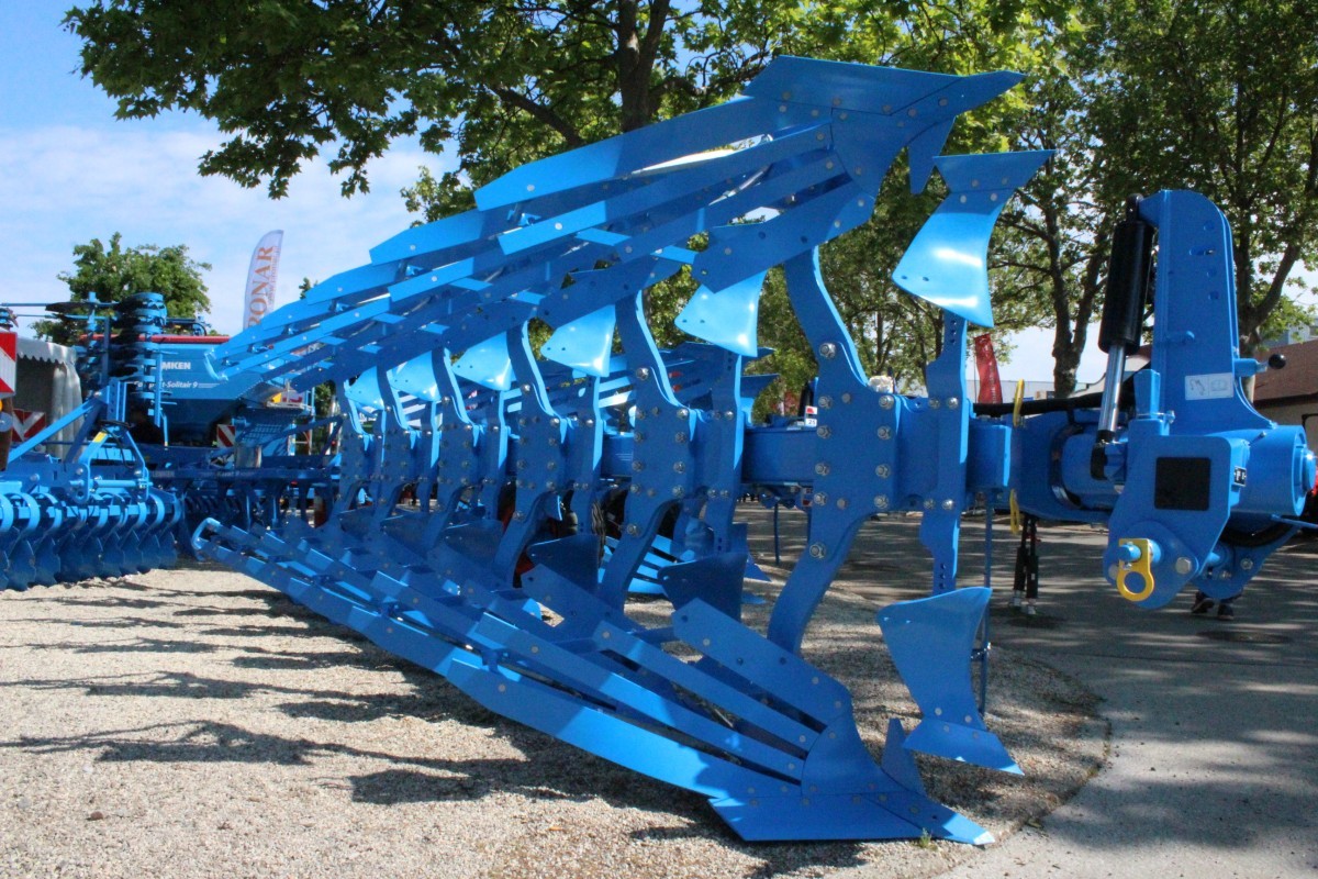 Lemken plug