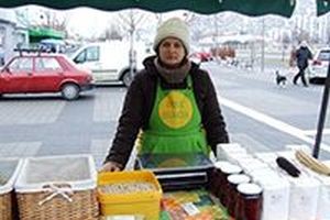 Supruga Grbić za tezgom