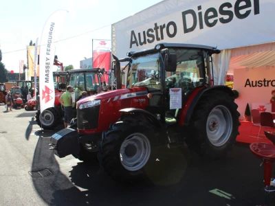 Massey Ferguson i Austro Diesel - AGRA 2016