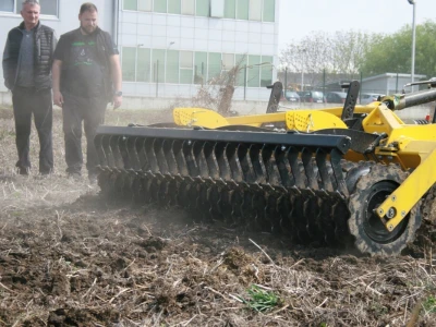 Agrostadt: Prezentacija u radu BEDNAR priključne mehanizacije