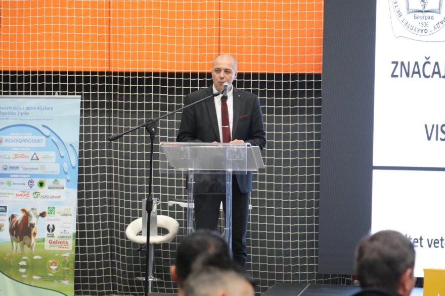 prof Stamen Radulović za govornicom