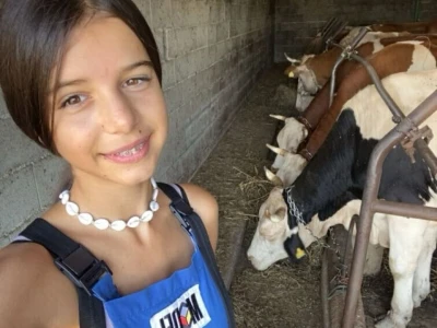 Belkisa Porčić na farmi u Krivaji kod Cazina