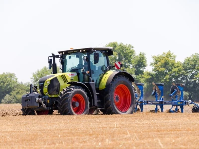 Claas Arion 630 traktor meseca