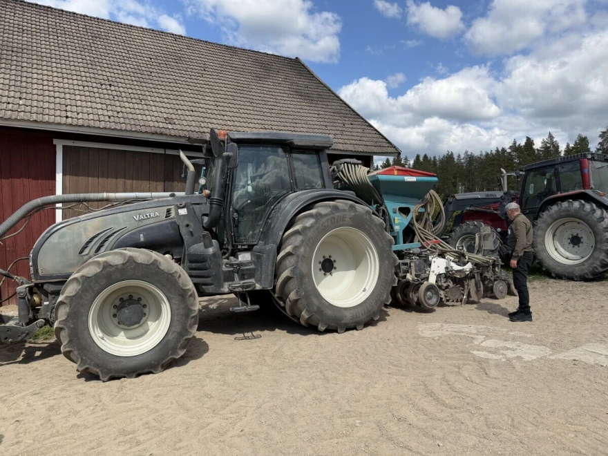 Valtra traktor