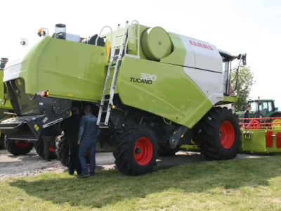 Claas Tucano