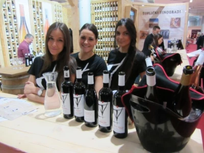 Štand vinarije "Toplički vinogradi"