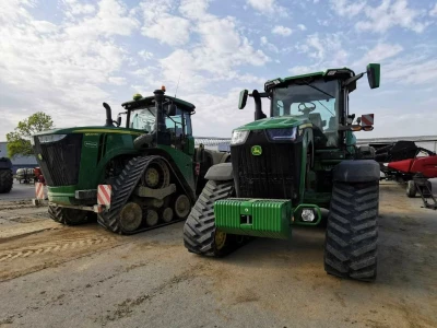 John Deere 8RX 410 traktor meseca