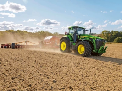 John Deere proširuje serije 8R i 8RX novim modelima velike snage