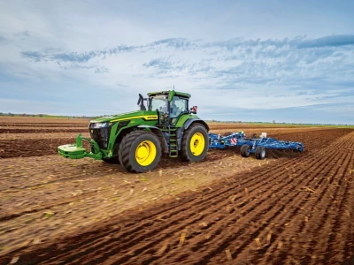 John Deere proširuje serije 8R i 8RX novim modelima velike snage