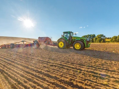 John Deere proširuje serije 8R i 8RX novim modelima velike snage