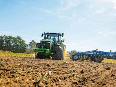 John Deere proširuje serije 8R i 8RX novim modelima velike snage