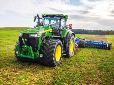John Deere proširuje serije 8R i 8RX novim modelima velike snage