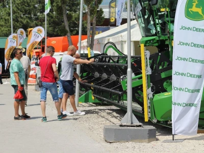 John Deere traktori na Novosadskom sajmu