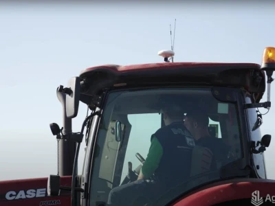 Kako izgleda proces ugradnje FJ Dynamics autopilot GPS navigacije?