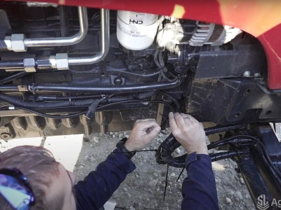 Kako izgleda proces ugradnje FJ Dynamics autopilot GPS navigacije?