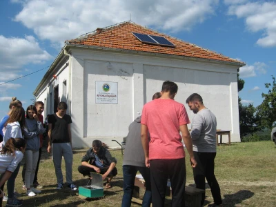 Kako napraviti solarnu rernu i sušaru za voće od otpadnih materijala?
