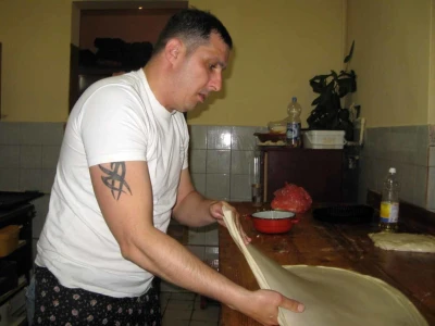 Kragujevac: Bivši osuđenici otvorili pekaru - mese burek i vanilice