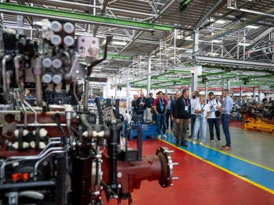 Landinijev 6-145RS u utrci za nagradu TotY 2027 u kategoriji višenamjenskih traktora "Utility“