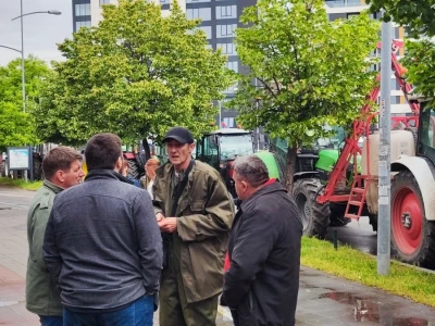 Majski protesti u Novom Sadu