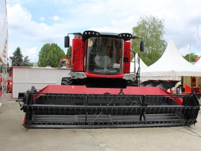 MF kombajn