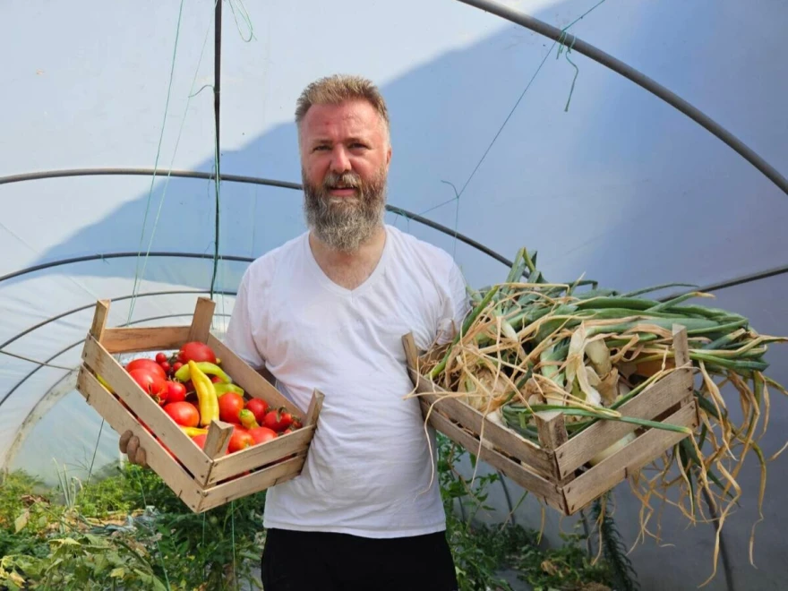Otac Predrag u plasteniku