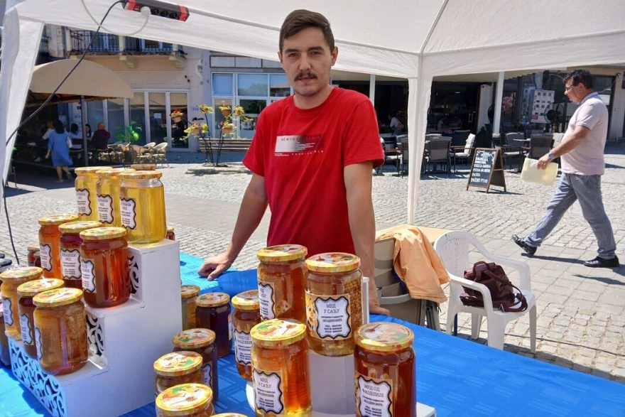 Pčelar Bojan Mladenović