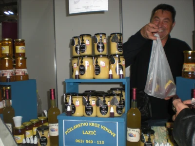 Pčelarstvo kroz vekove "Lazić"