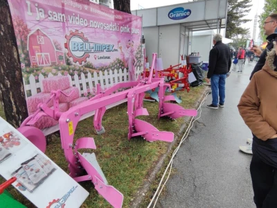 Pink plug Bell Impex-a