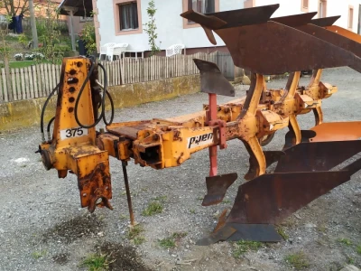 Plugovi