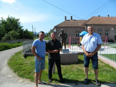 Podignut spomenik vinogradaru