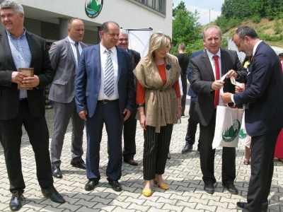Pogledaj oko sebe