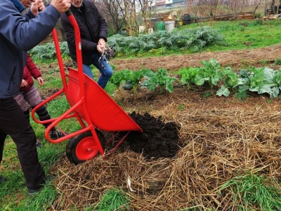 Priprema perma gredica za ranu sjetvu povrtnih kultura