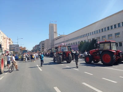 Protest ispred zgrade Banovine u Novom Sadu