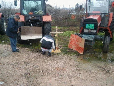 Na kraju protesta "sahranjena" srpska poljoprivreda