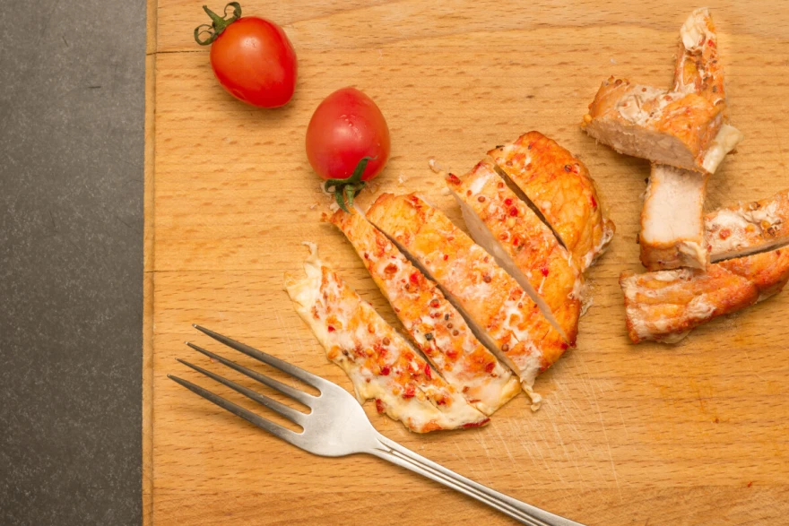 Meso u sredini ne smije biti ružičasto (Foto: Shutterstock/Shamaan)
