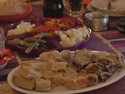 Sveća. žito i kolač - simboli slave