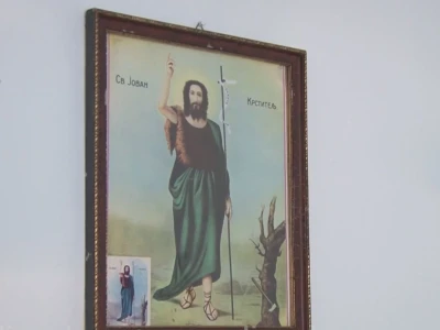 Sveža, žito, vino i kolač