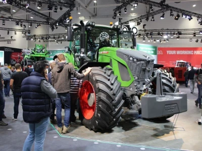 Traktor godine Fendt 942 Vario