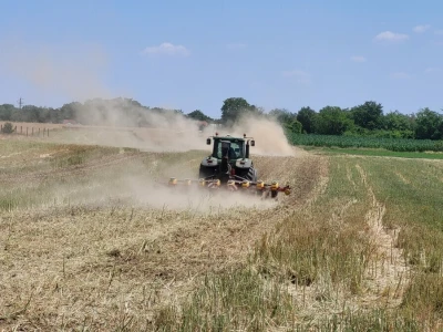 U jednom danu i žetva i sjetva na OPG Zorić