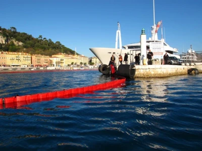 RCY - zaštita obale izlivenih ulja, prljavštine i meduza, izvadi još slika iz priloga BEACH BOOM