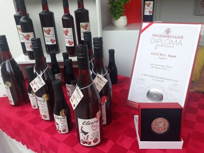 Vino od višnje Bele Saulića iz Bajmoka kraj Subotice